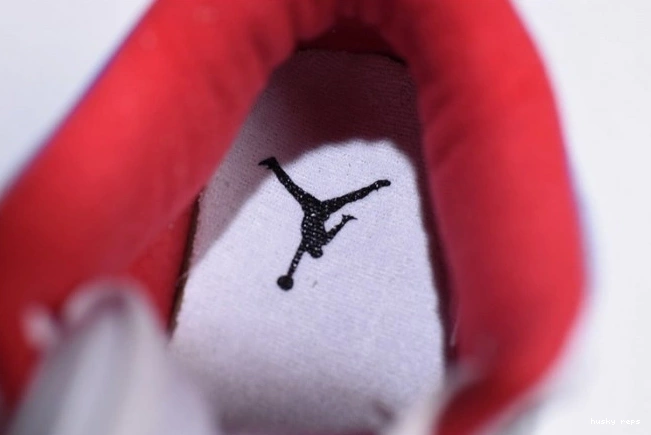 Cheap Husky Korea Air Retro Jordan AV8370-100 Seoul 3 0701